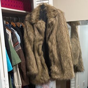 Women's Faux Fur Coat With Fur Lapels Mid Length Size XXXL, Fits like Size XL